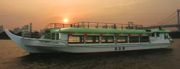 優雅な船内と特別な時間を過ごす、浅草発のクルージング | 【乗合屋形船でナイトクルージング×最大24名お祝いプラン】自慢の天ぷら＆新鮮な刺身メイン全10品ディナー★飲み放題つき★浅草発の2時間30分＋お台場・スカイツリーの夜景を満喫