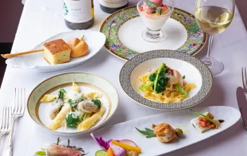 Wメインを楽しむ、門出のお祝いランチ | 【最大6名◆個室確約 結納・お顔合わせプラン】鎌倉駅から徒歩3分★Wメインの贅沢ランチコース＋乾杯スパークリングワイン＋メッセージ付きプレート★ご両家の佳き日を彩る特別なひととき★