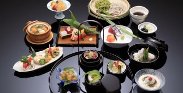 季節の会席に心を込めて。ご家族で囲む「お食い初め」 | 【平日3名様以上限定×個室確約◎お食い初めディナープラン】仙台牛と季節の魚介類を入れた特別和食コース全3種★仙台・国分町の和の名店で心に残るひとときを