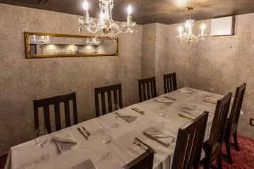 ご両家の大切な時間を、完全個室で贅沢に過ごすひととき | Anny限定【完全個室確約 顔合わせプラン】イタリアンフルコース「ウーナ スフィーダ」全9品＋ワインペアリング＋メッセージプレート★広島の隠れ家イタリアンで、大切なご家族の新たな一歩をお祝い★