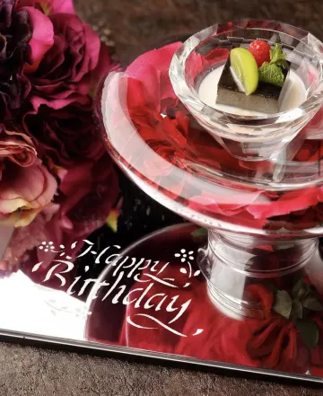 誕生日にふさわしい、華やかな特典 | 【誕生日ディナープラン】誕生日に最適な華やかな懐石＋乾杯用ドリンク＋デザートプレート＋記念フォトサービス★新神戸駅直結★特別な誕生日のお祝い