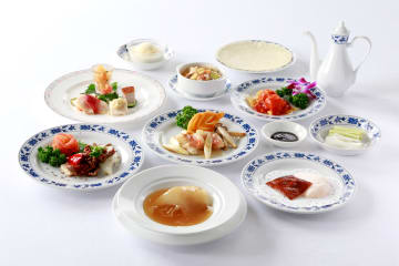 至福の1日を叶える豪華コースをご用意 | 【個室確約 アニバーサリー/顔合わせプラン】北京ダック・フカヒレの煮込みなど豪華中華コース【朝陽門】＋乾杯スパークリング＋ホールケーキ★横浜中華街ホテル内プライベートダイニング★