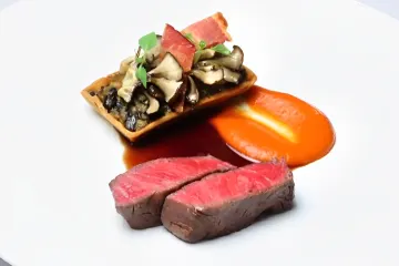 プロポーズの特別な夜を彩る、極上のフレンチディナー | 【Anny限定】個室確約★プロポーズプラン★厳選和牛フィレ肉に舌鼓！フレンチディナーコース＋乾杯ドリンク+オリジナルホールケーキ+バラの花びらのテーブルデコレーション★銀座で贅沢な夜を DC