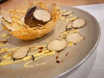 料理長が腕を振るった贅沢な【フルコース】全16品 | 【個室確約 アニバーサリープラン】料理長こだわりの比内地鶏料理「フルコース」全16品★完全個室のプライベート空間でお祝いに最適な和の贅沢を★田端駅から徒歩8分の大人の隠れ家的焼き鳥専門店