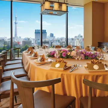 四季を感じる空中庭園ダイニング〜気品に満ちた個室で心に残るひとときを | 【窓側個室確約コース有 / ちゃんちゃんこ貸出付★ご長寿お祝いプラン】空中庭園で堪能する至高の食体験〜フカヒレ含む選べる3種のコース＋乾杯ドリンク★上野の名店で人生の歩みを祝うひとときを