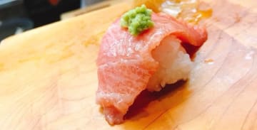 店主のおまかせコースで贅沢なひとときを | 【一部プラン6名様〜16名貸切可◎お祝いディナープラン】店主選りすぐりの旬食材を生かした極上の寿司おまかせコース★京都で旬の海鮮とともに祝う贅沢な時間