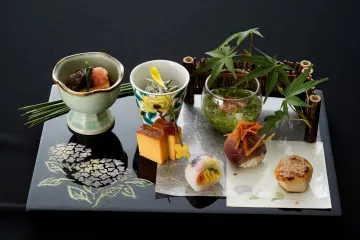 粋な懐石料理の数々でゲストに喜ばれるビジネス会食 | 【6名からご案内可◎個室確約★接待・会食プラン】全9品懐石コース＋乾杯ドリンク＋メッセージプレート★池袋の超高層ビルでゲストに喜ばれる会食のひとときを★