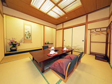 静寂に包まれる和個室で、想いを届ける特別なひととき
 | Anny限定【個室確約 プロポーズプラン】京料理の粋が詰まった全10品の懐石コース2種＋乾杯スパークリング★ホテルクラウンパレス知立の和空間で誓う永遠の愛