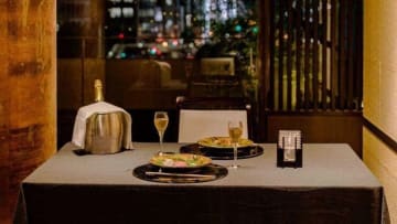 こだわりの和モダン空間で過ごす優雅なクリスマスディナー | 【Anny限定★クリスマスディナープラン】色鮮やかな八寸やオマール海老含む懐石全7品～クリスマス特別懐石＆乾杯シャンパン付き～★青山の洗練された街並みを望む極上のひととき