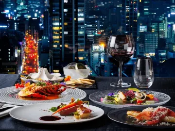 厳選食材を使用した本格フレンチディナーが特別な日をより華やかに演出 | 【夜景を望む個室確約★憧れのチャペル貸切プロポーズ】バラの花束＆“思い出を形に残す”選べる特典付★極上フレンチディナー＋シャンパンハーフボトル〜なんば駅徒歩1分の非日常空間 / ホテルモントレグラスミア大阪