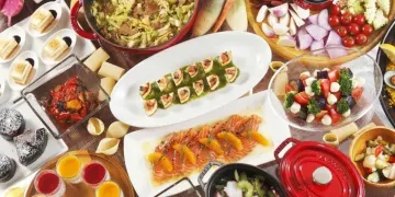 お祝い時間を豊かに彩る種類豊富なブッフェ | 【平日限定 アニバーサリーランチプラン】種類豊富なホテルブッフェ＋メッセージデザートプレート＋乾杯スパークリングワイン付き★ホテルレストランで贅沢なお祝い時間★海浜幕張駅徒歩5分の好立地！