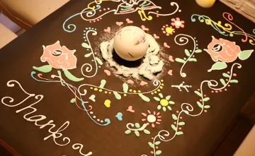 エンターテインメント性に満ちたウェルカムドリンク＆テーブルアート | 【アニバーサリープラン】表参道で炎のチーズリゾットとテーブルアートを楽しむイタリアンランチコース★ウェルカムバブルドリンク付★