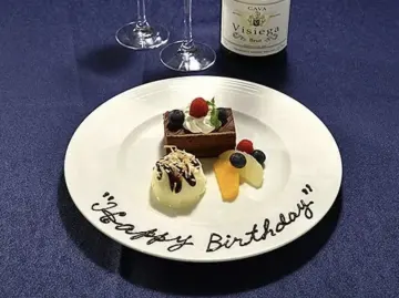 ウェルカムドリンク＆お祝いデザートプレート付き | 【最大16名 個室確約×結納・お顔合わせランチプラン】季節の味覚を楽しめる豪華しゃぶしゃぶコース＋ウェルカムドリンク＋メッセージプレート★銀座クレストンホテル32F！東京ベイエリアの絶景堪能★