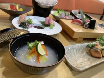 本格和食を味わう、選べる2つの贅沢コース | 【お祝いプラン】個室またはテーブル席を選択可！12名様まで対応★本格和食コースで祝うランチ＆ディナー★乾杯ドリンク＆メッセージデザートプレート付き