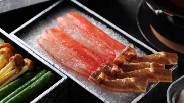 贅沢なかにしゃぶで大切な日のお祝い | 【最大24名様 個室確約×大人数のお祝いプラン】6〜7品のかにしゃぶ会席＋乾杯ドリンク＋メッセージ付きプレート★新橋駅から徒歩3分★全席個室の落ち着く空間でお祝い