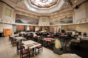 中国料理陽明殿で楽しむ、伝統と革新の融合 | 最大12名様【個室or半個室確約 顔合わせプラン】全7品中華コース＋乾杯スパークリングワイン＋メッセージ付きホールケーキ★ザ・プリンス パークタワー東京内レストランで新たな家族の誕生をお祝い★