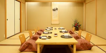 穏やかな和の美を感じるプライベートルーム | Anny限定【4～18名◆個室確約 ご長寿お祝いプラン】全12品の京懐石で彩る慶事会席コース2種＋乾杯スパークリング★感謝と敬意を込めた長寿の祝宴 in ホテルクラウンパレス知立