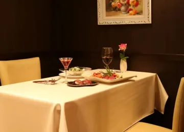 限定2組の大人空間で特別な夜を | 【平日1日2組限定★アニバーサリーディナー】黒毛和牛フィレステーキコース＋特製アフタヌーンティーデザートor特製ホールケーキ＋記念写真付き★神戸元町で思い出に残る夜を