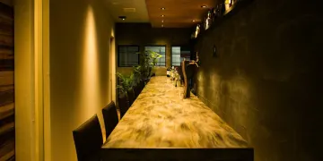 南草津の駅近で叶う、隠れ家フレンチで特別な記念日を | 【記念日・誕生日に】南草津の隠れ家で味わう気軽な本格フレンチ★3種類から選べるアニバーサリーディナーコース＆カウンター席での特別な夜★6名様～貸切OK・お子様連れ歓迎◎