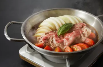 六本木の隠れ家で楽しむ名物トマトすき焼き | Anny限定【4名～10名★個室確約×両家顔合わせプラン】ミシュラン星付きの味を継承したトマトすき焼き会席＋乾杯ドリンク★六本木の隠れ家空間！家族のご縁を結ぶひとときを