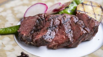 極上のプレミアムコースで味わう至福の美食体験 | 【アニバーサリープラン★2時間フリーフロー×プレミアムコース】ホテルレストランで記念日を★特撰フィレ肉や京野菜を使った6品＋メッセージ付きプレート★京都市役所前駅から徒歩4分