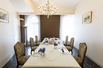 上質な空間で過ごす贅沢なひととき | 【個室確約】ご長寿祝いプラン ロブスター・黒毛和牛などの豪華ランチコース全７品＋乾杯ドリンク＋メッセージプレート★心斎橋の洋館レストラン★