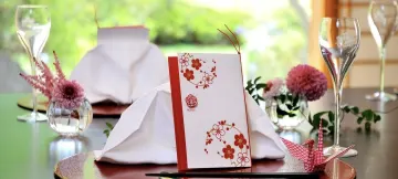 とっておきのお祝いシーンに欠かせない演出★スパークリングワインで華やかに | 【4〜10名様 / 個室確約★ご結納・ご両家お顔合わせプラン】美食の饗宴〜鯛の姿造りや赤飯を含む心尽くしの会席料理＋乾杯用スパークリングワイン〜雅な上質空間でご両家の絆を深める至福のひととき★レンブラントホテル海老名