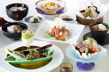 旬の食材を贅沢に使用した会席コースで祝う特別な瞬間 | 2025年クリスマス限定【チャペル貸切 クリスマスプロポーズプラン】会席コース＋乾杯ドリンク★プロポーズプランナーの事前打ち合わせ付き！★ホテルモントレ京都で記憶に残るプロポーズを★プロポーズ丸投げプラン★