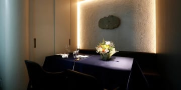 洗練された個室で迎える、特別な顔合わせのひととき | Anny限定【4名個室 顔合わせランチプラン】八寸から始まるイタリアンコース全7品＋乾杯シャンパン★麻布の大人の隠れ家で新たな家族の誕生をお祝い★