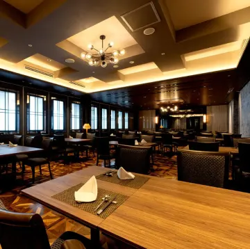 29階の絶景と洗練空間、最大60名の個室で大人数のお祝いに最適！ | 【2～60名様 / 29階絶景！個室orテーブル席★大人数のお祝いプラン】2種から選べる広東料理フルコース＋乾杯スパークリング＋2時間飲み放題＋卓上花が彩る華やかなお祝い★金山駅すぐのホテルレストランで過ごす、贅沢なひととき