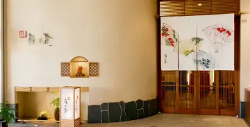 伝統と現代が融合した寛ぎの空間でお祝い　 | 【個室確約 長寿祝いプラン】湯葉と豆腐の絶品お祝い懐石～匠～★シルクのような湯葉を堪能★優雅な個室で贅沢なひとときを★アクセス抜群な西武池袋線「大泉学園駅」直結！