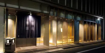 都心の喧噪を感じさせない品格のある落ち着く空間 | 【個室確約×アニバーサリー/プロポーズプラン】厳選豚肉の出汁しゃぶ会席★京橋の完全個室しゃぶしゃぶ店で思い出に残るひととき