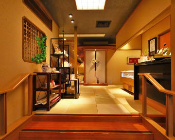 和食の名店で過ごす特別なひととき | 【最大30名 個室確約×結納･顔合わせプラン】湯葉の贅沢お祝い懐石～寿～★四季の味覚と和の粋が織りなす個室懐石★千里中央駅より徒歩1分