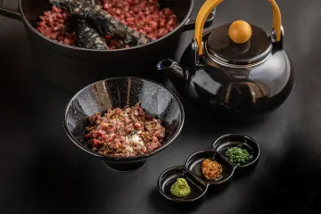 上質な牛肉を心ゆくまで楽しむクリスマスのひととき | 12月19日〜25日限定【個室確約／クリスマスプラン】3名様以上限定★極上和牛に高級食材を使用した贅沢フルコース～Xmas Party Corse～＋ボトルシャンパン「マム グラン コルドン」付き