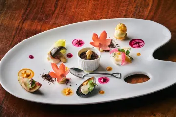 特選食材を使用した贅沢な逸品が大切な日をより華やかに演出 | 【天空の美食空間★土休日限定 / アニバーサリーランチプラン】記憶に残る極上の美食体験★プリフィックスランチコース全4品＋乾杯用スパークリングワイン★品川プリンスホテル39階・JR品川駅徒歩2分