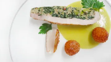 お祝いにぴったりの豪華なランチコース | 【アニバーサリープラン】ランチ限定★Wメイン料理＆2種のデザートを含む豪華フレンチ＋メッセージプレート★名古屋の中心地で絶品フレンチを堪能！