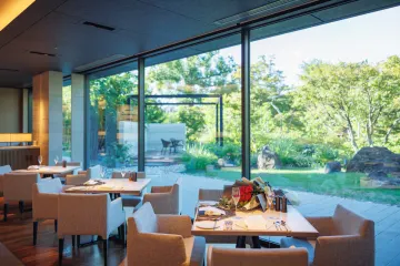 京の美と静寂に包まれる、特別なプロポーズの舞台 | 【プロポーズプラン】京食材を使ったフレンチフルコース全8品＋乾杯酒＋オリジナルデザートメッセージプレート★プロポーズプランナーの事前打ち合わせとリハーサル付！★ホテルオークラ京都 岡崎別邸で忘れられないプロポーズを★プロポーズ丸投げプラン！