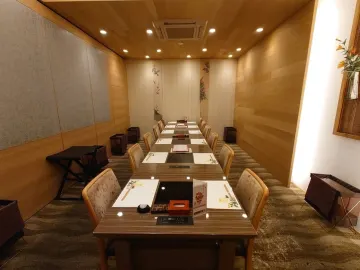 和情緒あふれる完全個室で優雅なひとときを | 【最大30名 個室確約×結納･お顔合わせプラン】お祝いの席にふさわしい華やかな懐石～福寿～★記念写真プレゼント★和情緒あふれる個室でご両家の新たな門出を祝福★松井山手駅徒歩5分