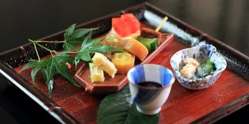 お祝いの席を華やかに彩る店主渾身の日本料理 | 【個室選択可 アニバーサリープラン 6名様まで】極上の食材を味わう会席コース全9～10品「おまかせ会席」★緑豊かな豊中で絶品日本料理に舌鼓★