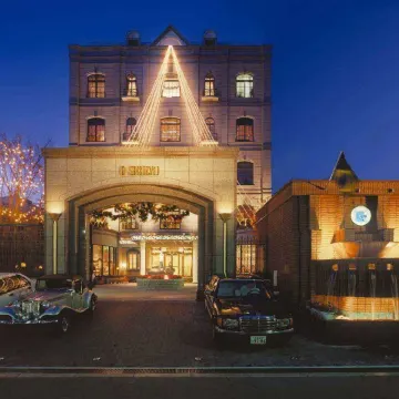 洋館をイメージしたムードたっぷりのレストラン | チャペル貸切！【特別室個室 Xmas2025】日程限定！★ロブスターと和牛フィレなど贅沢なクリスマス限定コース全7品★心斎橋に佇む洋館レストラン