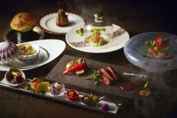 和と西洋の技が見事に融合した和フレンチコース全7品 | 【最大25名様/個室or半個室確約 長寿祝いプラン】和フレンチコース全7品＋乾杯ドリンク＋ちゃんちゃんこレンタル★主役の方にはブーケ寿司をご用意！★アートホテル大阪ベイタワー高層階で長寿をお祝い★