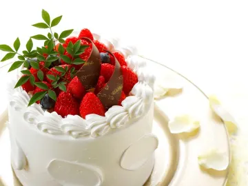 乾杯ドリンクとメッセージを添えたホールケーキ、花束で華やかにお祝い | 【5〜22名様 / 個室確約★花束付き大人数のお祝いプラン】五感でを満たす絶品会席料理★乾杯ドリンク＋メッセージを添えたホールケーキ〜大阪駅徒歩3分・ホテルモントレ大阪