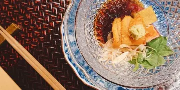 季節に合わせた全5品を味わえる、贅沢お祝いランチコース | 【アニバーサリープラン】八寸・造里・天ぷら・丼など全5品の天ぷらランチ「八坂コース」＋選べるワンドリンク＋メッセージプレート★祇園の完全予約制天ぷら店★