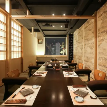 ご両家だけのプライベート空間を確約 | 最大8名【絶景×個室確約★結納・お顔合わせプラン】仙台牛を堪能する全10品『絢爛コース』＋2時間飲み放題付き★北新地・地上130mの絶景でお二人の未来を祝福！★