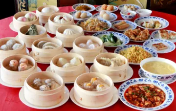 全80種を食べ放題！絶品中華コースで華やかにお祝い | 【アニバーサリープラン】自慢の四川料理も堪能！全80種食べ放題＋1ドリンク★横浜中華街で味わう本格中華★