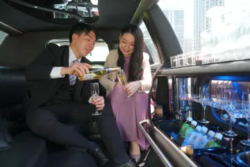 プロポーズを感動的に演出する豪華特典が満載 | 【夜景×個室確約 プロポーズプラン】リムジン周遊付き！全10品ディナー★東京タワーをバックに記念撮影＋バラの花束＋メッセージ付きケーキ＋スパークリングワインボトル★年間600組のプロポーズ実績あり！