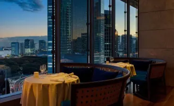 特別な夜に相応しい、天空のモダンラグジュアリー空間 | 【最大4名様 / 夜景×お祝いディナープラン】銀座の大人の隠れ家で絶品イタリア料理に舌鼓★常陸牛・旬魚Wメインの贅沢なコース全10品＋乾杯用シャンパン＋メッセージを添えたプレートの特典〜三井ガーデンホテル銀座16階のラグジュアリー空間