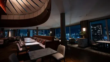 煌めく夜景に包まれた、贅沢なクリスマスのひととき | 【クリスマスディナープラン】オマール海老や黒毛和牛フィレ肉など彩り豊かなNoël ーノエルー全6品+乾杯シャンパン+メッセージプレート付き★ザ・プリンス パークタワー東京で過ごす至福のクリスマス