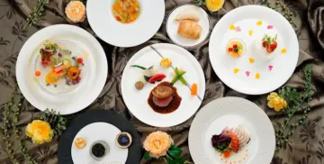 お祝いを彩る華やかなモダンフレンチコース | 【個室確約 大人数のお祝いディナープラン】モダンフレンチ特別コース＋飲み放題付き★3時間利用可★映像機器使用無料★最大60名様可★晴れやかなお祝いに最適な池袋・サンシャインシティ58階の天空レストラン