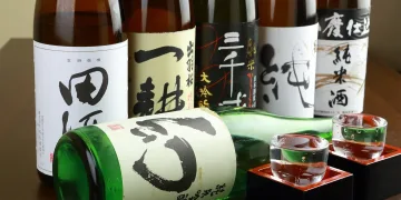 絶品会席と相性抜群の地酒で会話も弾む | 【最大6名様 / 個室確約 結納・顔合わせプラン】★最高級A5黒毛和牛ヘレステーキ×季節会席を贅沢に味わう全7品★大阪天満宮エリアの隠れ家割烹でご両家の絆を深める食事会★ご両親へ感謝を伝える様々な有料オプションもご用意！